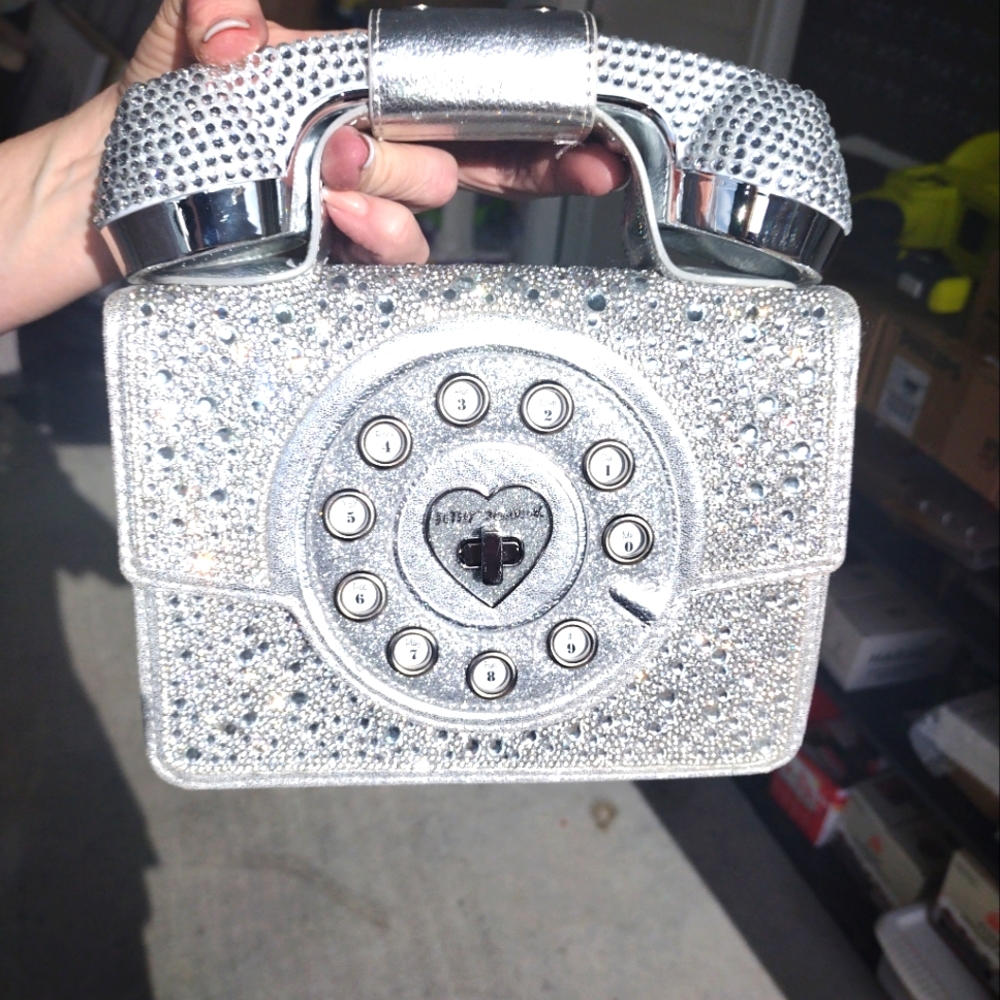 Kitsch Purse with Bluetooth phone